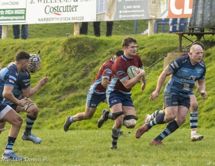 Tom Powell leads an Otters attack. Picture Myrddin Dennis